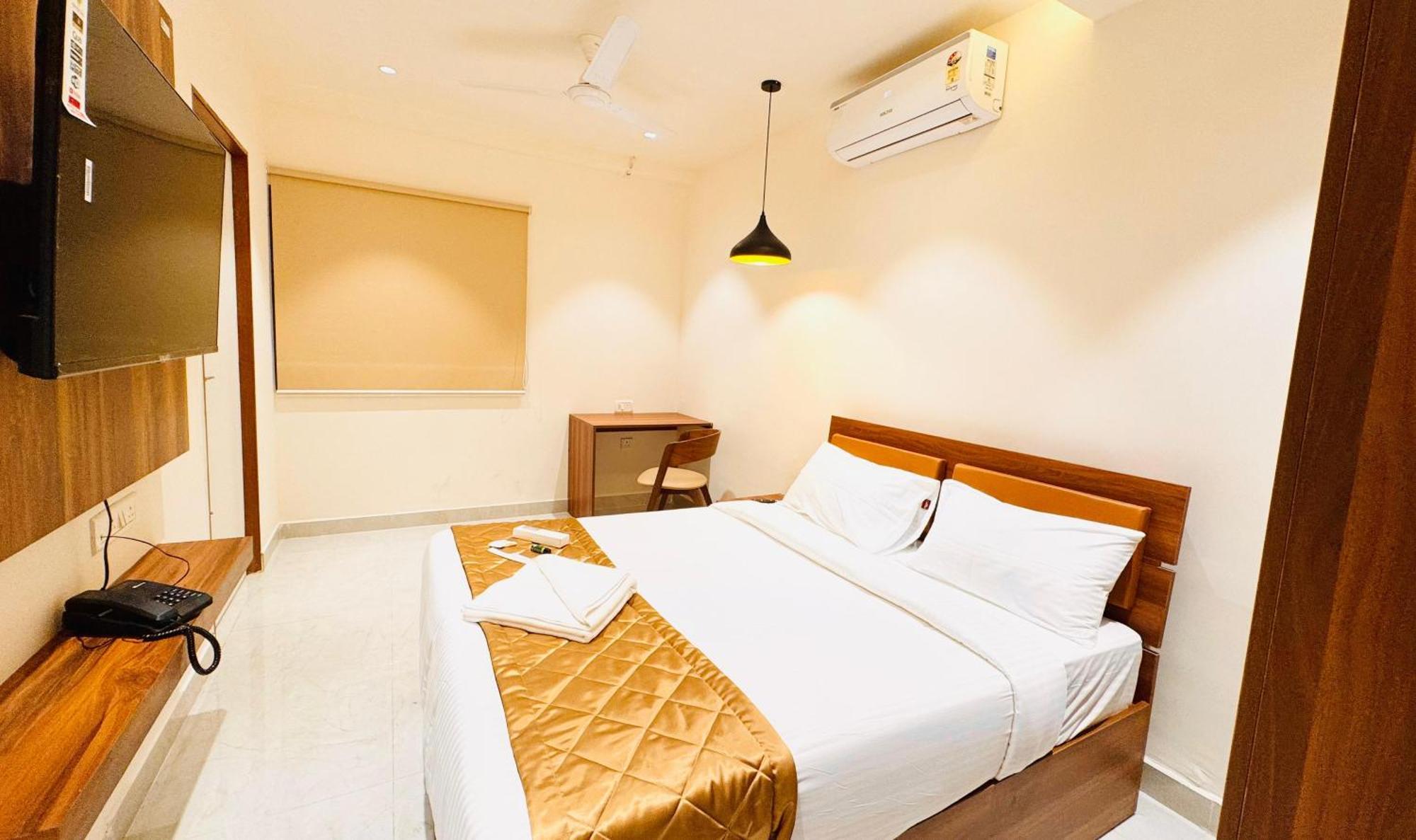 Hotel Star Avenue - Indiranagar Bangalore Exterior photo