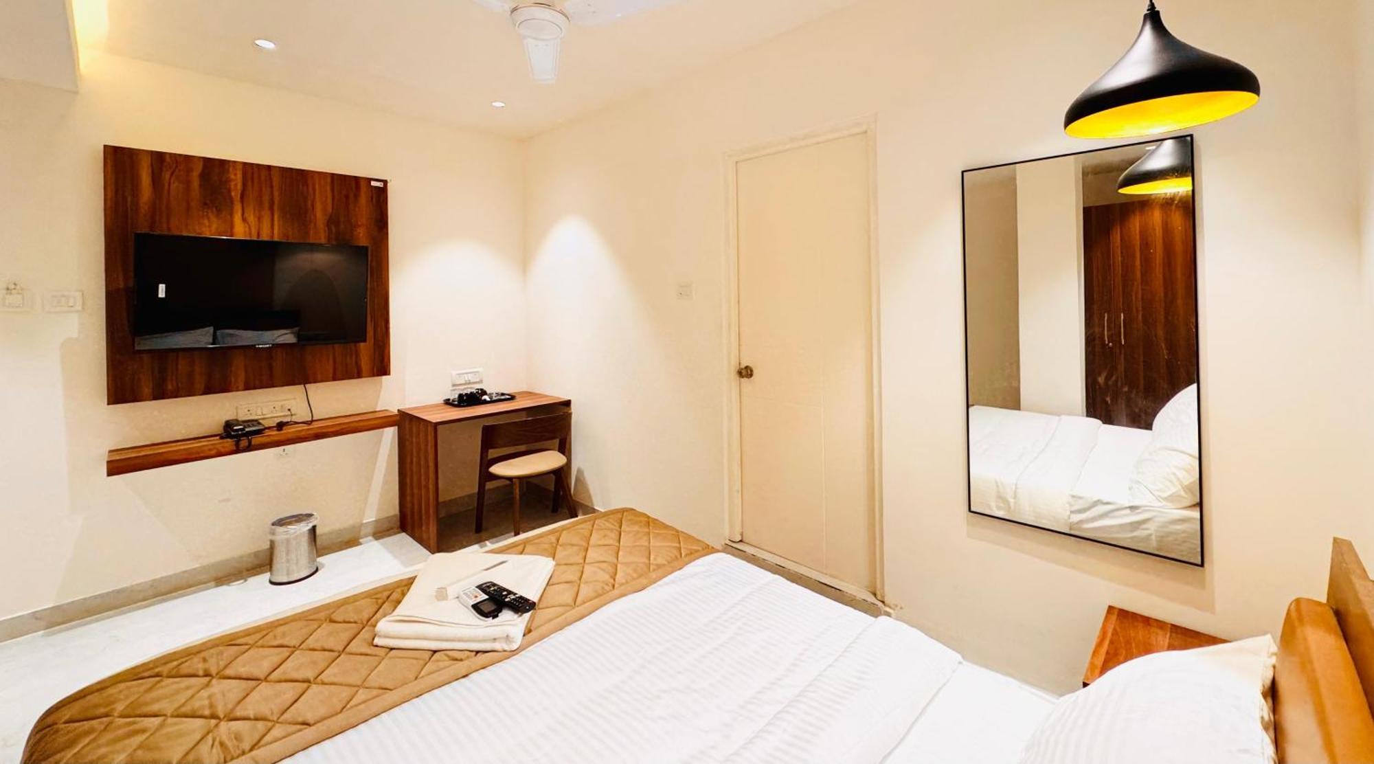 Hotel Star Avenue - Indiranagar Bangalore Exterior photo